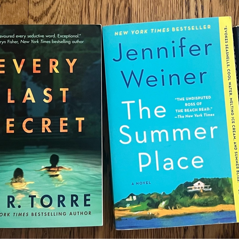 Assorted Book Collection - Picture 2 of 3